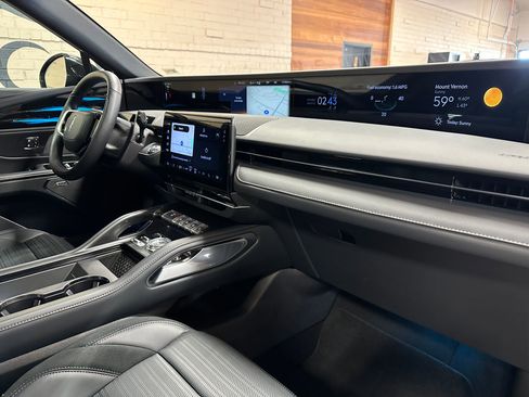 Used 2024 Lincoln Nautilus Reserve w/ Equipment Group 202A image 24