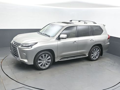 Used 2017 Lexus LX 570 4WD image 35