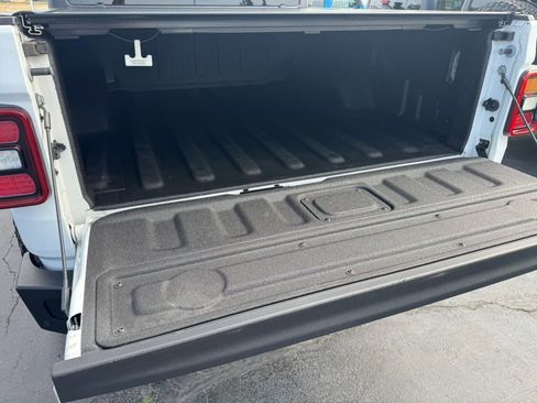 Used 2021 Jeep Gladiator Sport AWD/4WD image 14