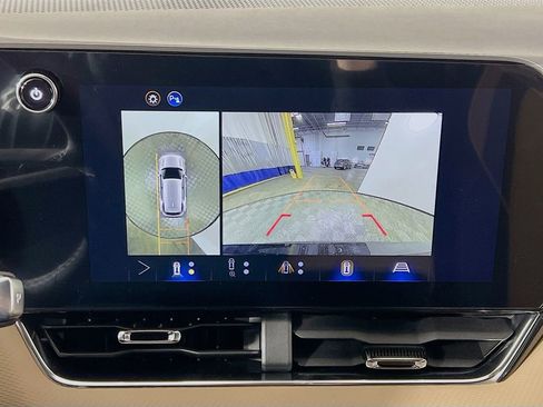 New 2026 Chevrolet Equinox ACTIV w/ Safety and Technology Package image 14