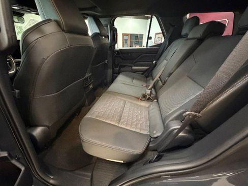Used 2025 Toyota 4Runner TRD Off-Road Premium AWD/4WD image 19