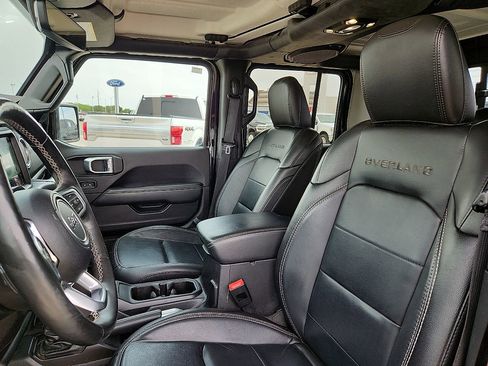 Used 2020 Jeep Gladiator Overland AWD/4WD image 7