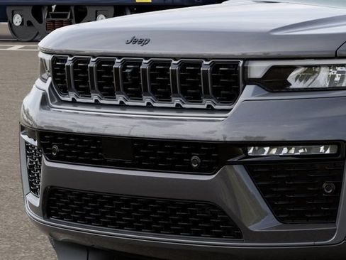 New 2026 Jeep Grand Cherokee L Summit w/ Obsidian Package AWD/4WD image 11