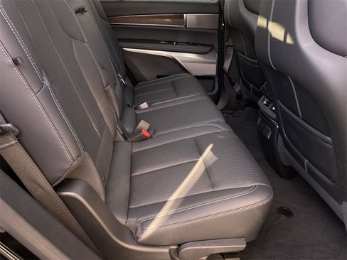 Used 2026 Cadillac Vistiq Luxury image 43