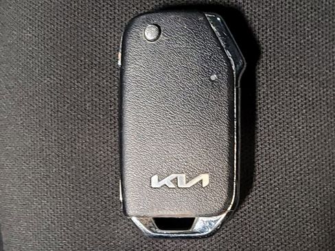 Used 2022 Kia Sorento LX FWD image 32