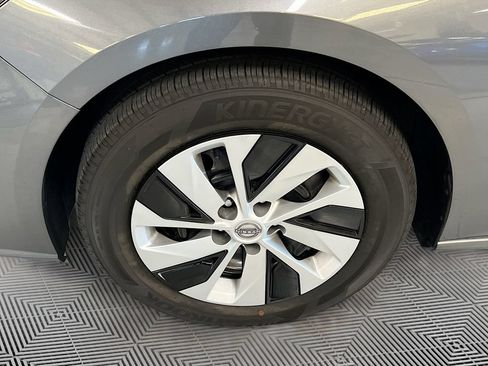 Used 2025 Nissan Altima 2.5 S FWD image 28