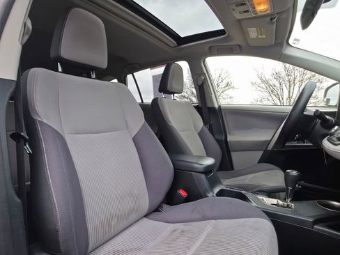 Used 2013 Toyota RAV4 XLE image 27
