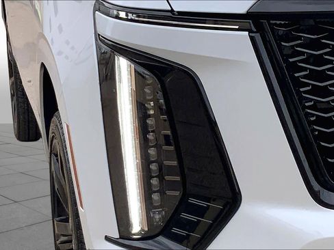 Used 2026 Cadillac Escalade Sport w/ Touring Package AWD/4WD image 28