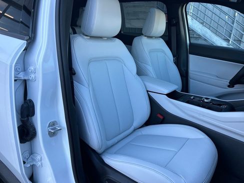 New 2026 Jeep Cherokee Limited image 32