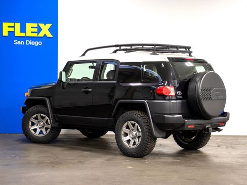 Used 2008 Toyota FJ Cruiser 4WD image 3