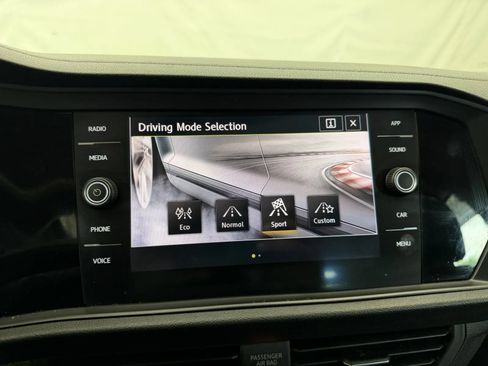 Used 2019 Volkswagen Jetta SEL FWD image 24
