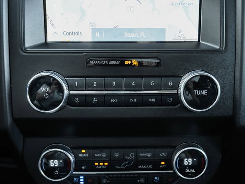 Used 2020 Ford Expedition Max Limited w/ Equipment Group 301A RWD image 16