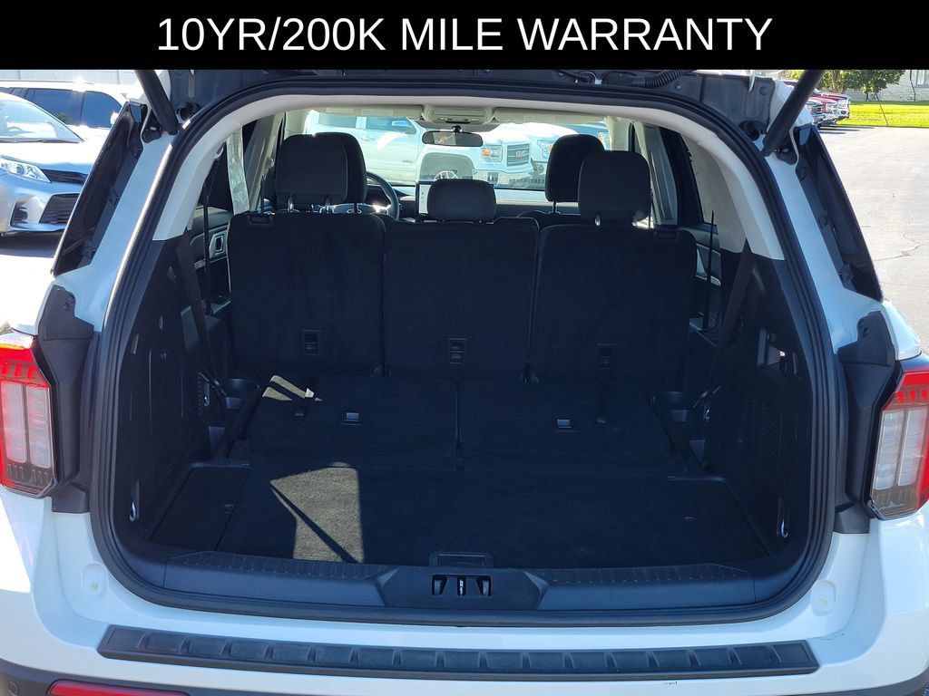Used 2025 Ford Explorer Active AWD/4WD image 5