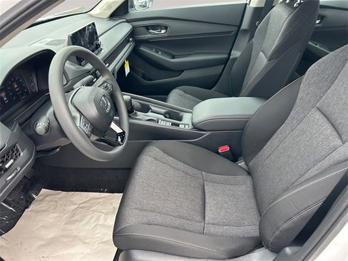 New 2025 Honda Accord SE image 9