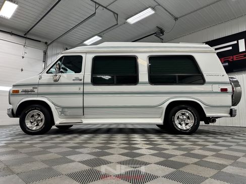 Used 1992 Chevrolet G20 RWD image 11