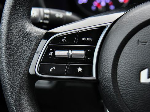 Used 2023 Kia Forte LXS image 25