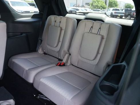 Certified 2018 Ford Explorer FWD image 14