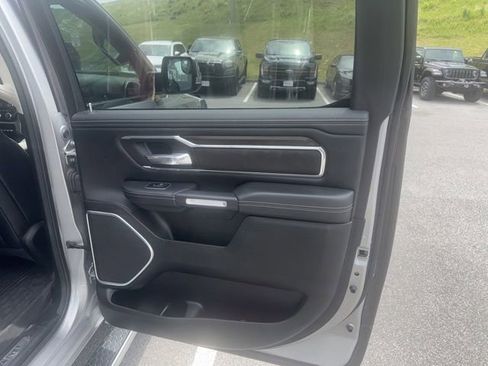 Used 2022 RAM 1500 Laramie AWD/4WD image 11