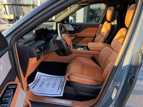 Used 2025 Lincoln Aviator Black Label image 16