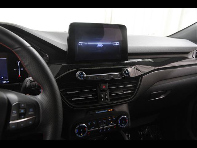 Used 2025 Ford Escape ST-Line Select AWD/4WD image 9