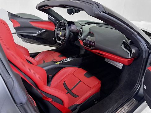 Used 2022 Ferrari SF90 Spider image 30