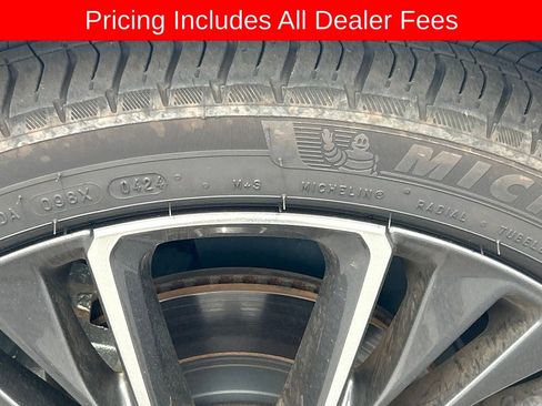 Used 2024 Toyota Prius XLE FWD image 22