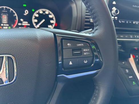 Used 2025 Honda Odyssey EX-L image 12