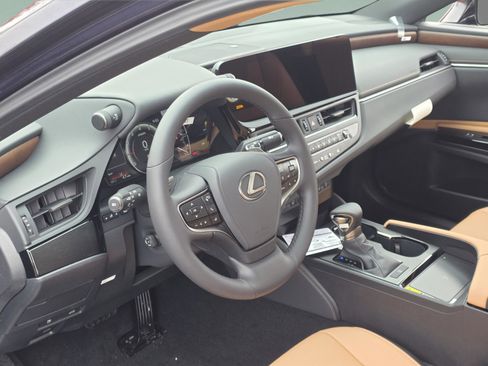 New 2025 Lexus ES 350 w/ Premium Package image 10