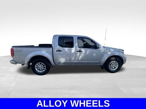 Used 2014 Nissan Frontier SV image 3