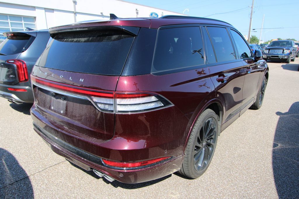 Used 2022 Lincoln Aviator Reserve w/ Equipment Group 201A AWD/4WD image 9