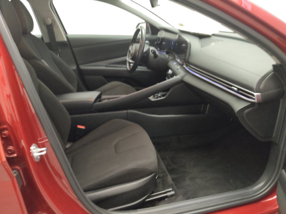 Used 2024 Hyundai Elantra SEL w/ Convenience Package FWD image 21