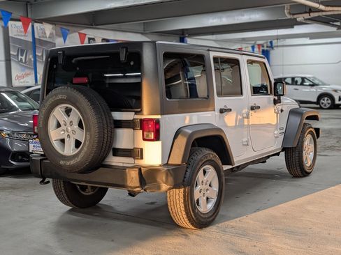 Used 2018 Jeep Wrangler Unlimited Sport S image 7