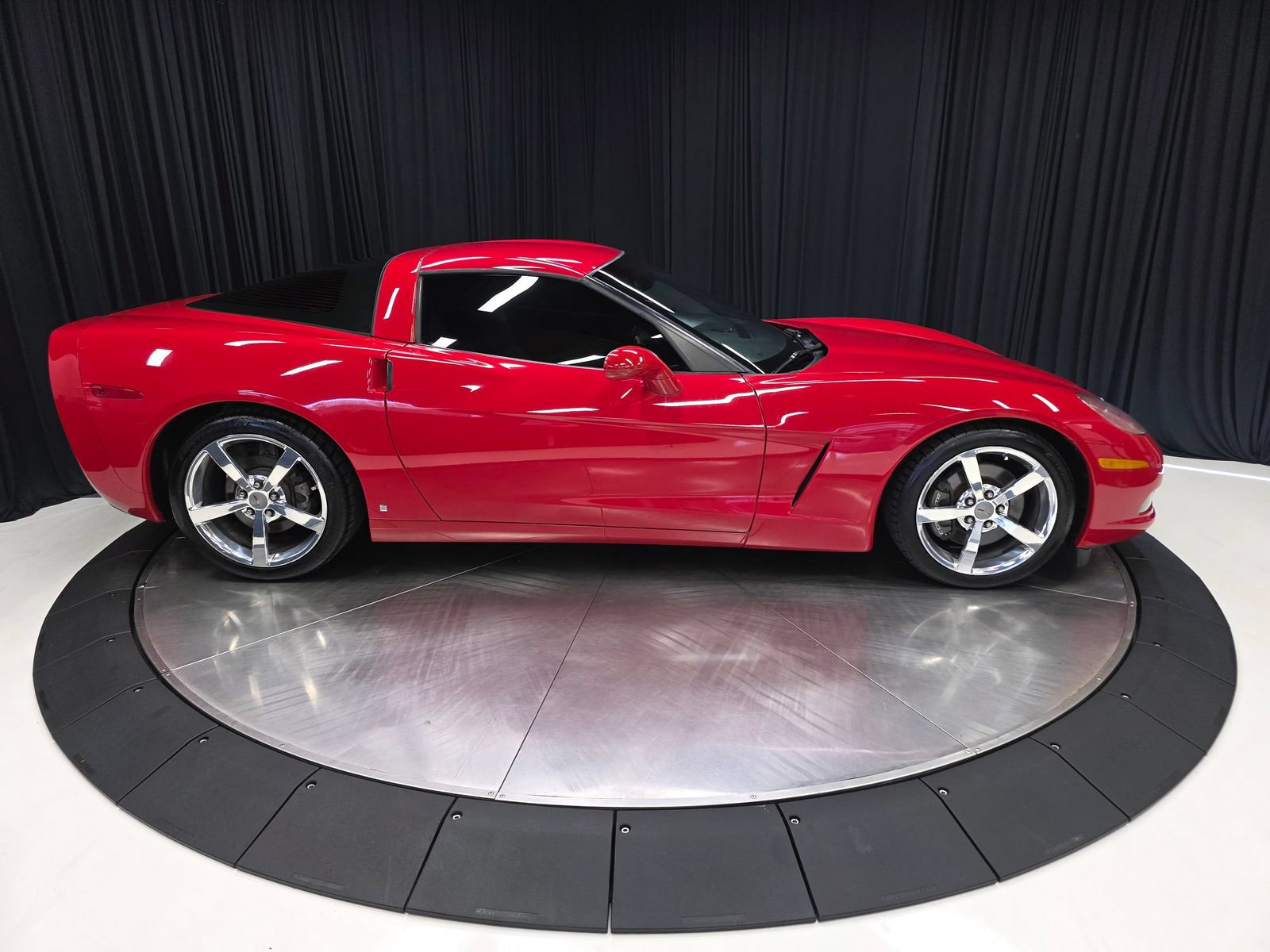 Used 2008 Chevrolet Corvette Coupe w/ Preferred Equipment Group RWD image 14
