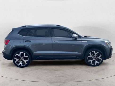 Used 2022 Volkswagen Taos SEL image 6