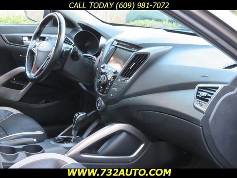 Used 2015 Hyundai Veloster Turbo image 6