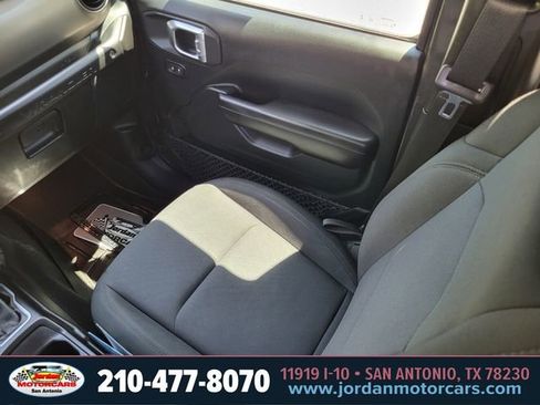 Used 2018 Jeep Wrangler Unlimited Sport S image 14