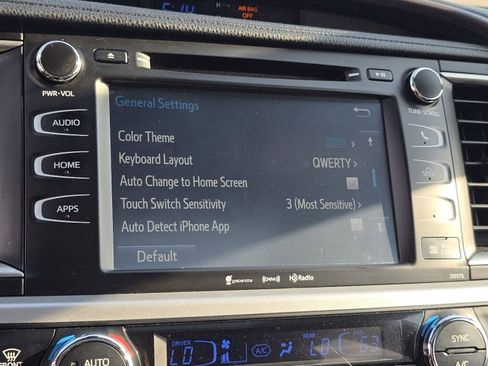 Used 2018 Toyota Highlander XLE FWD image 8