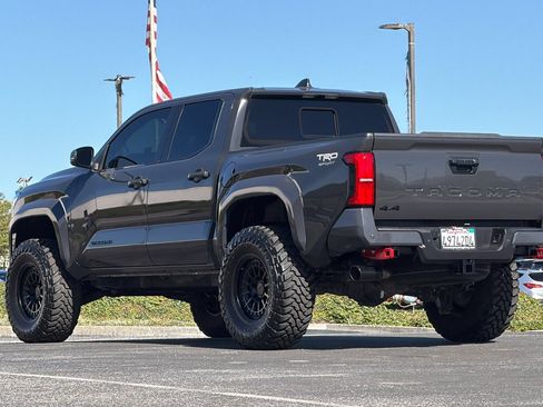 Used 2024 Toyota Tacoma TRD Sport w/ TRD Sport Upgrade Package AWD/4WD image 7