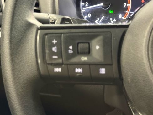 Used 2023 Nissan Rogue SV image 21