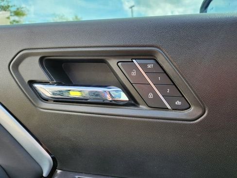 Used 2024 Chevrolet Colorado Z71 w/ Z71 Convenience Package 2 image 40