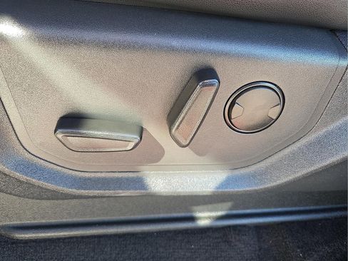 Certified 2024 Ford Expedition XLT image 16