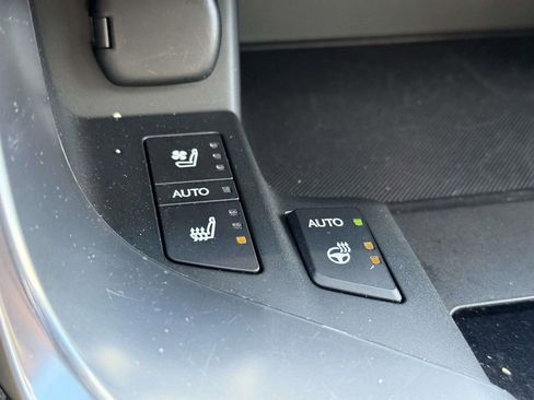 Used 2023 Lexus LX 600 4WD w/ Luxury Package image 27