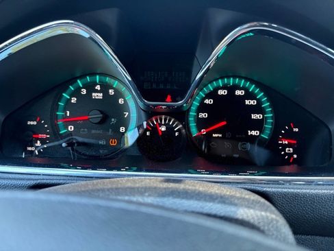 Used 2015 Chevrolet Traverse LT w/ Style and Technology Package image 24