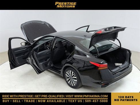 Used 2023 Nissan Altima 2.5 SV image 23