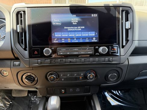 Used 2025 Nissan Frontier S AWD/4WD image 19