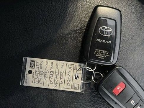 Used 2024 Toyota RAV4 XLE image 63