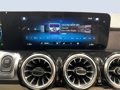 Used 2023 Mercedes-Benz EQB 300 4MATIC image 21