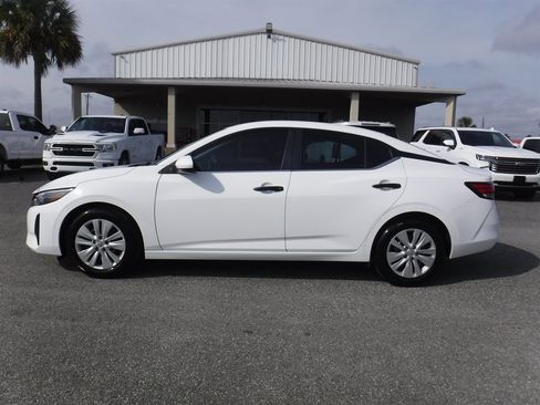 Used 2025 Nissan Sentra S image 1