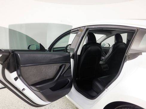 Used 2020 Tesla Model 3 Long Range image 16