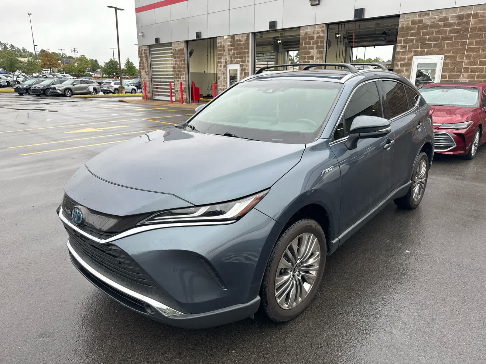 Used 2021 Toyota Venza Limited AWD/4WD image 2